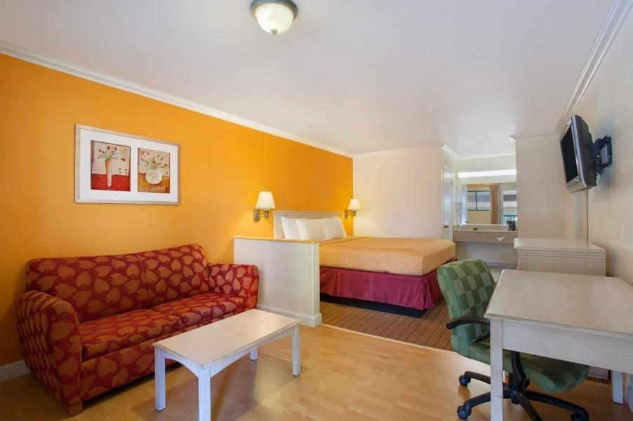 Travelodge By Wyndham Lemoore Near Naval Air Station Extérieur photo
