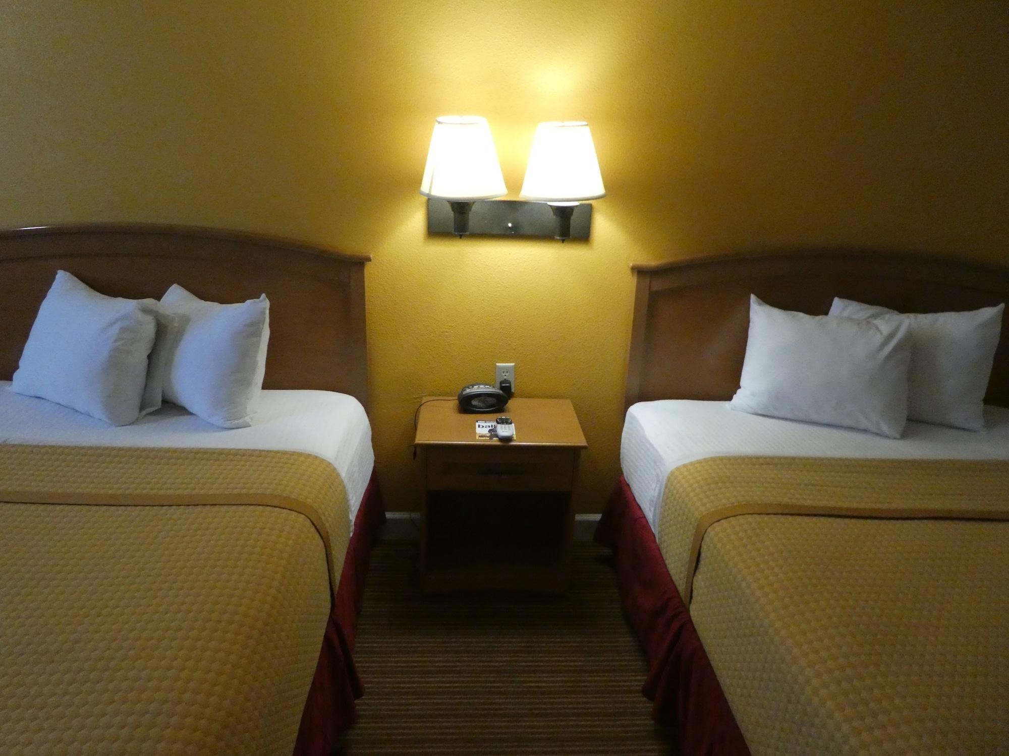 Travelodge By Wyndham Lemoore Near Naval Air Station Extérieur photo