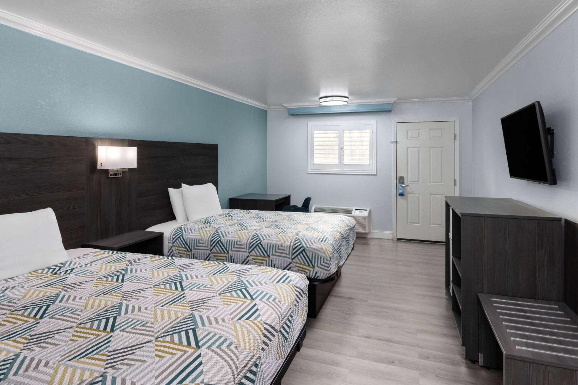 Travelodge By Wyndham Lemoore Near Naval Air Station Extérieur photo