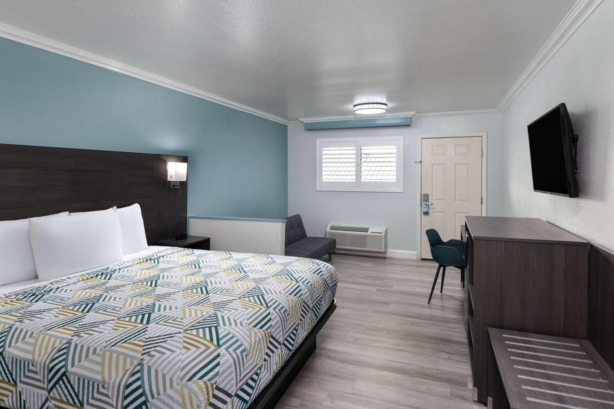 Travelodge By Wyndham Lemoore Near Naval Air Station Extérieur photo