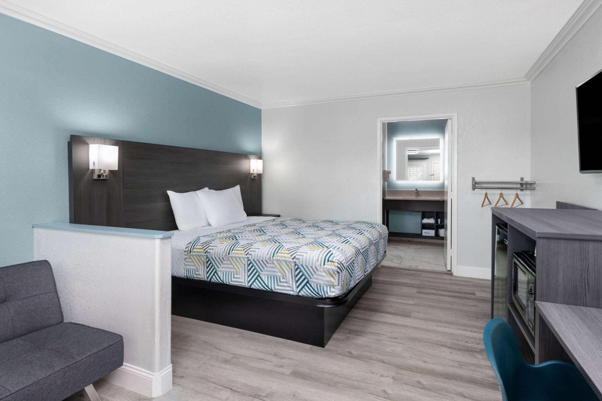Travelodge By Wyndham Lemoore Near Naval Air Station Extérieur photo