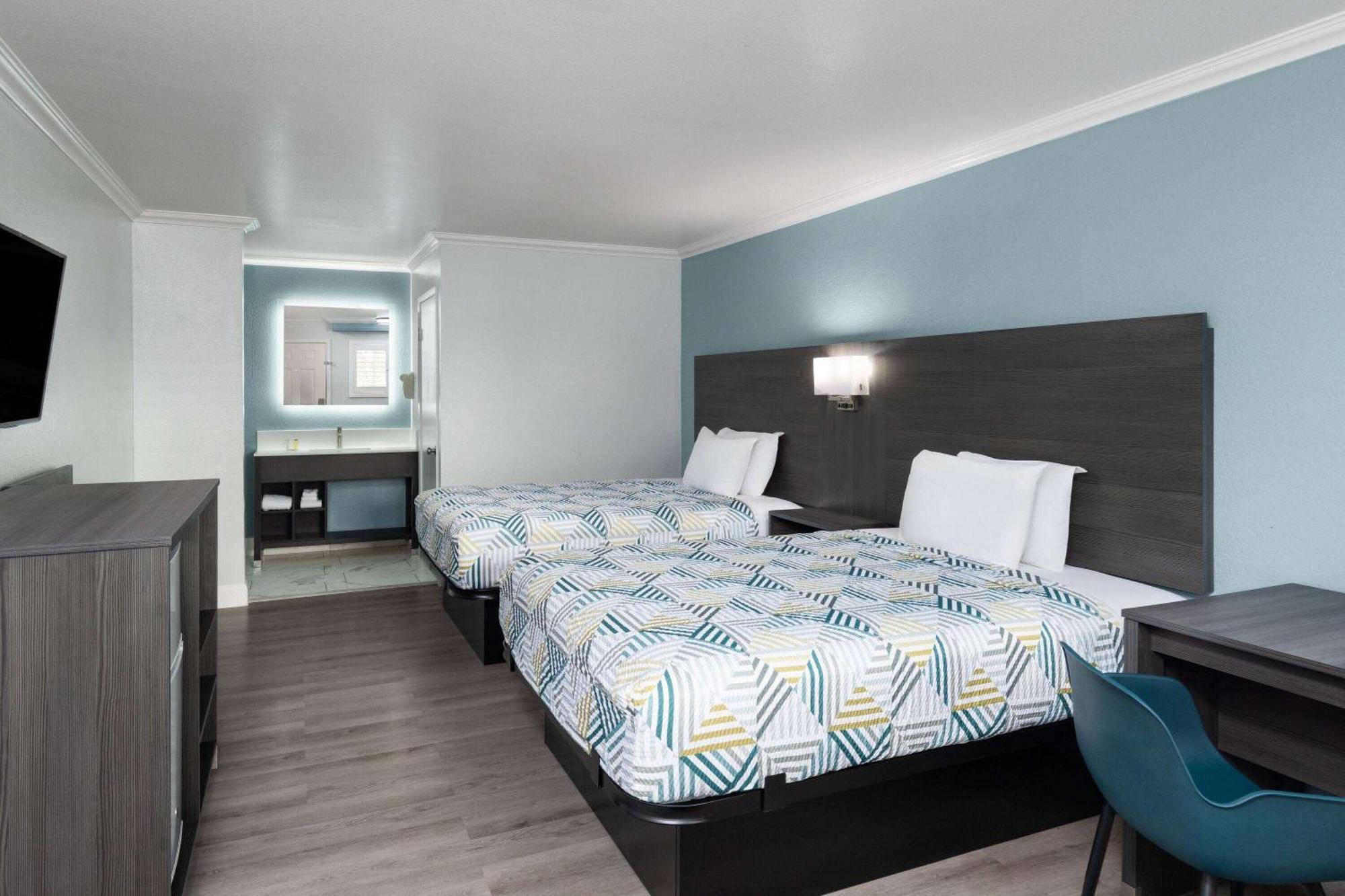 Travelodge By Wyndham Lemoore Near Naval Air Station Extérieur photo