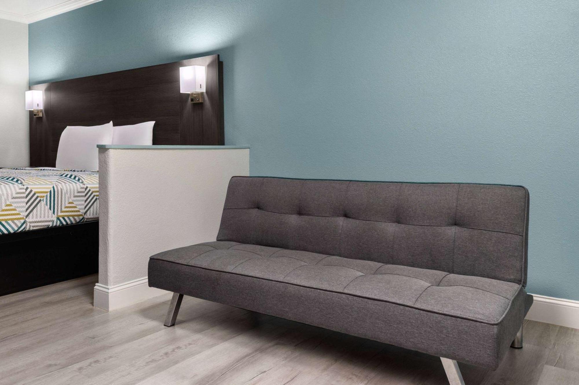 Travelodge By Wyndham Lemoore Near Naval Air Station Extérieur photo