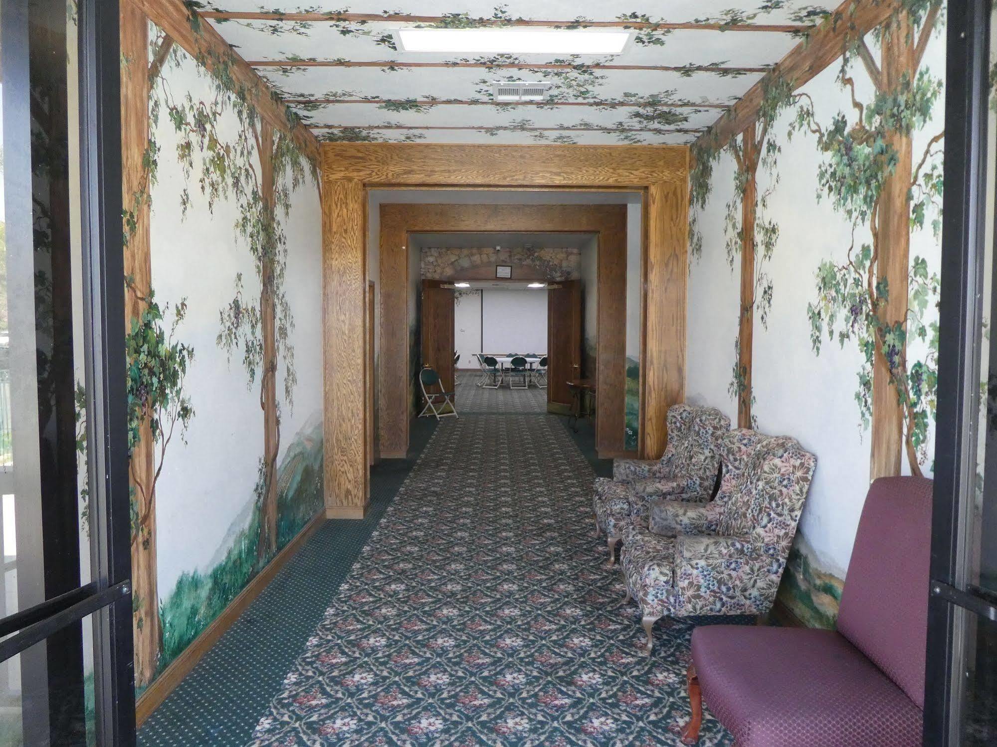Travelodge By Wyndham Lemoore Near Naval Air Station Extérieur photo