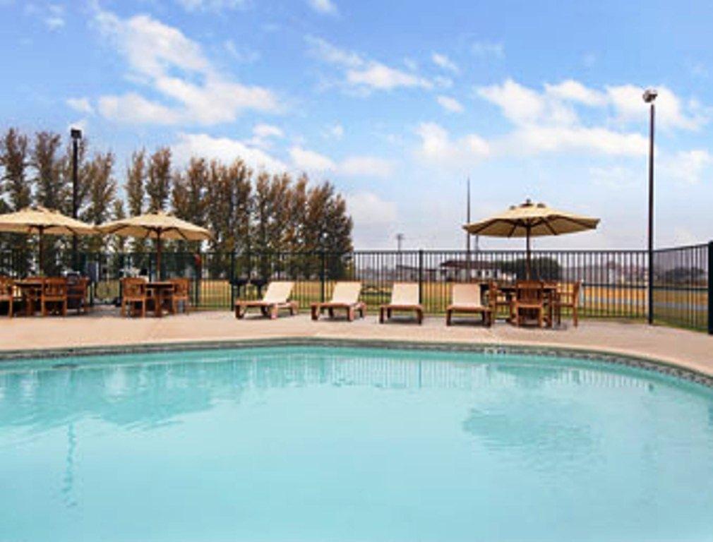 Travelodge By Wyndham Lemoore Near Naval Air Station Facilités photo